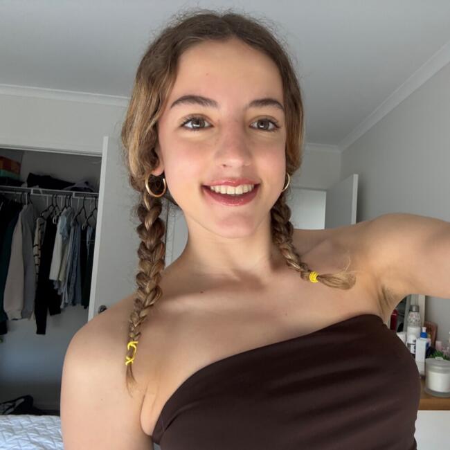 Babysitter in Tauranga: Summer