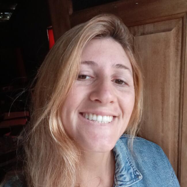 Babysitter in Parque del Plata: Cinthia