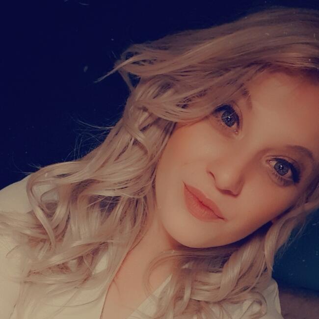Babysitter in Saint-Jean-de-Monts: Marine