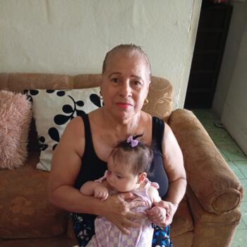 Babysitter in Panama City: Lintay