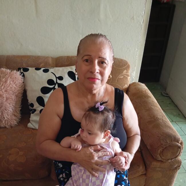 Babysitter in Panama City: Lintay