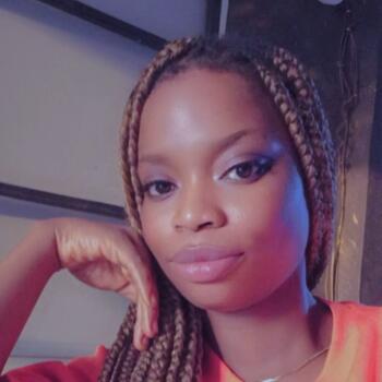 Lastenhoitaja Benin City: Eunice