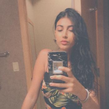 Baby-sitter in Winnipeg: Yasmine