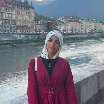Babysitter in Grenoble: Jana