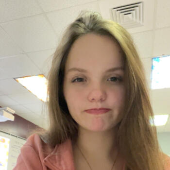 Babysitter in Pearland: Haylee