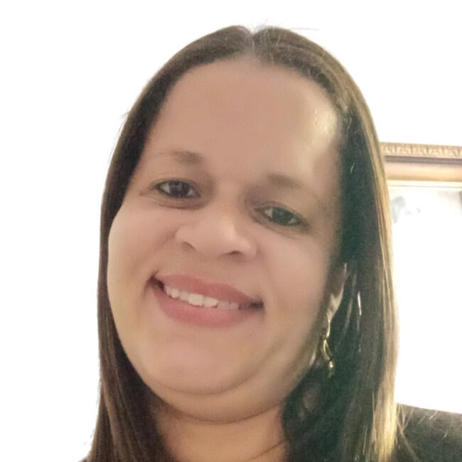 Babá em Aracaju: Thais