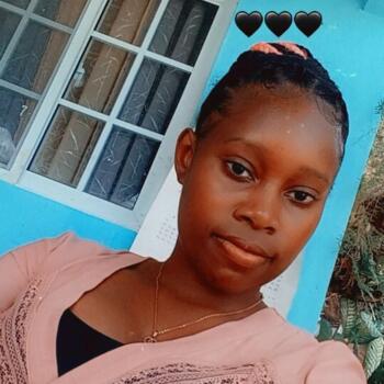 Babysitter in Kingston: Nastascia