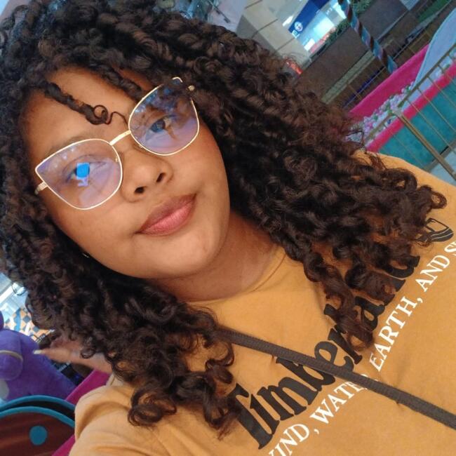 Babysitter in Soledad: Hellen julieth