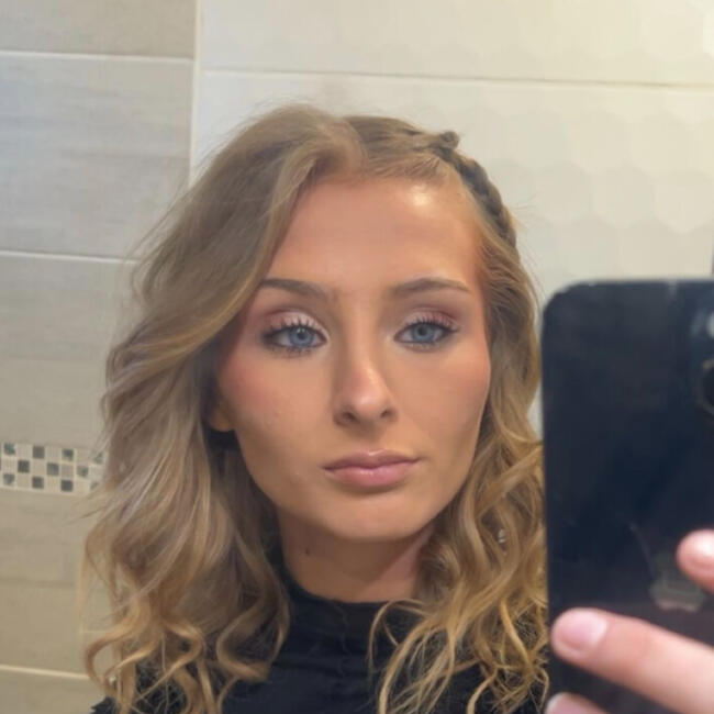 Babysitter in Loos-en-Gohelle: Clara