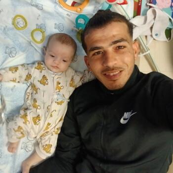 Babysitting job in Mâcon: babysitting job Heydar