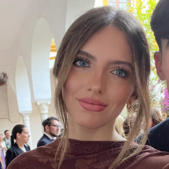 Babysitter in Espartinas: Elena