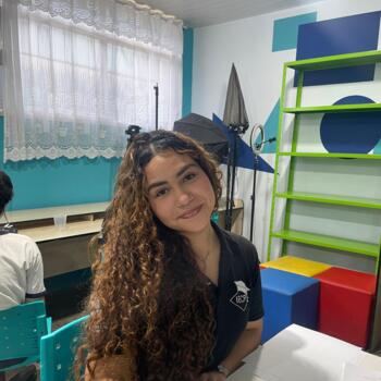 Babá em Cosmos: Lauane Tafnes