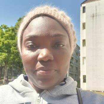 Babysitter in Châteauroux: Carla