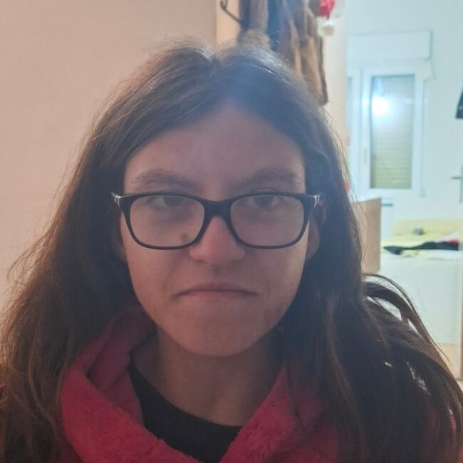 Babysitting job in Srinjine: Tea