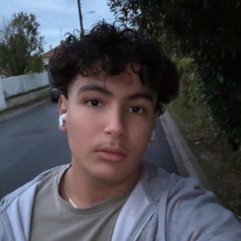 Babysitter in Limay: Khalil