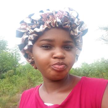 مربية أطفال في الوكرة: Celestine