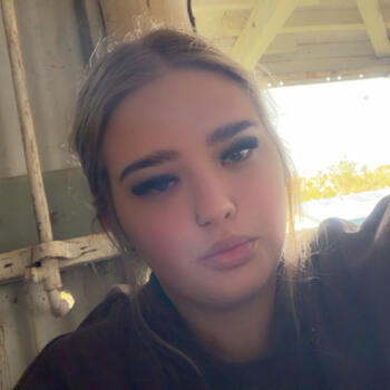 Babysitter in Mount Morgan: Leilani