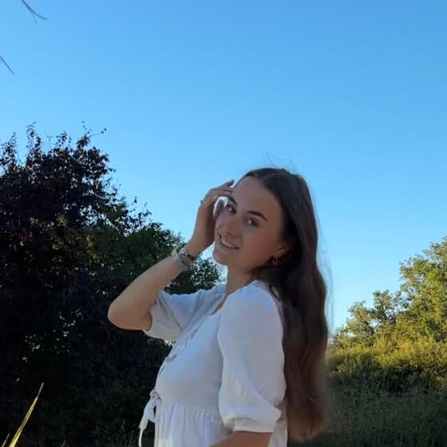 Babysitter in Vannes: Karla