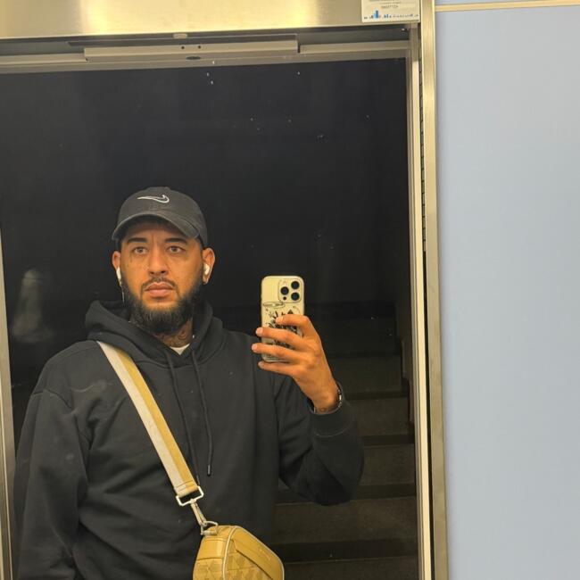 Babysitter a Kehrsatz: Omid