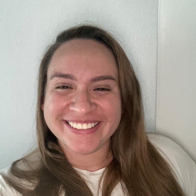 Babysitter in Santa Cruz do Bispo: Leticia
