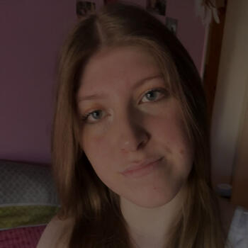 Babysitter in Saint-Martin-de-Fontenay: Ceylia