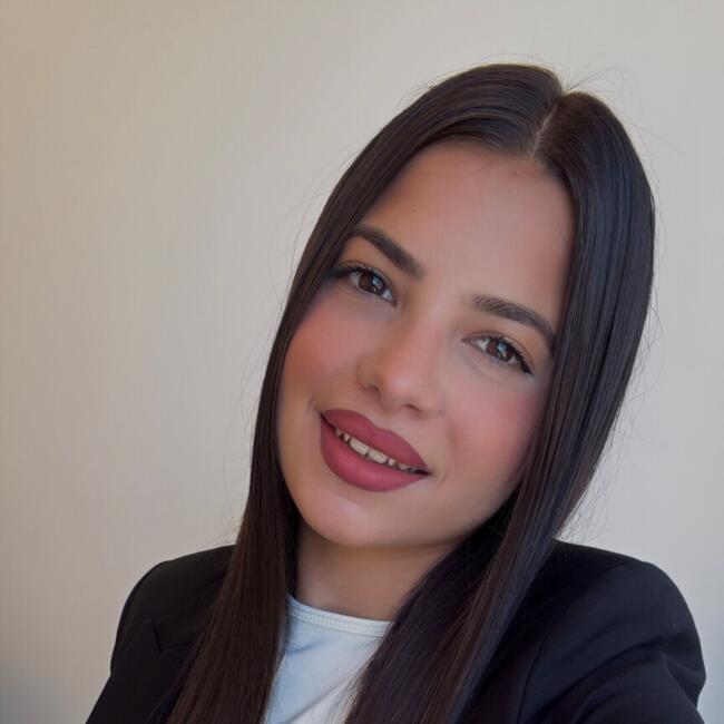 Babysitter in Saint Venera: Breana