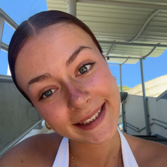 Babysitter in Puget-Ville: Sasha