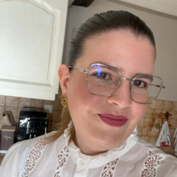 Babysitter in Wassy: Émilie