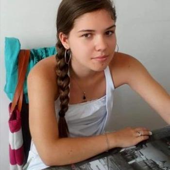 Baby-sitter in Tourcoing: Laura
