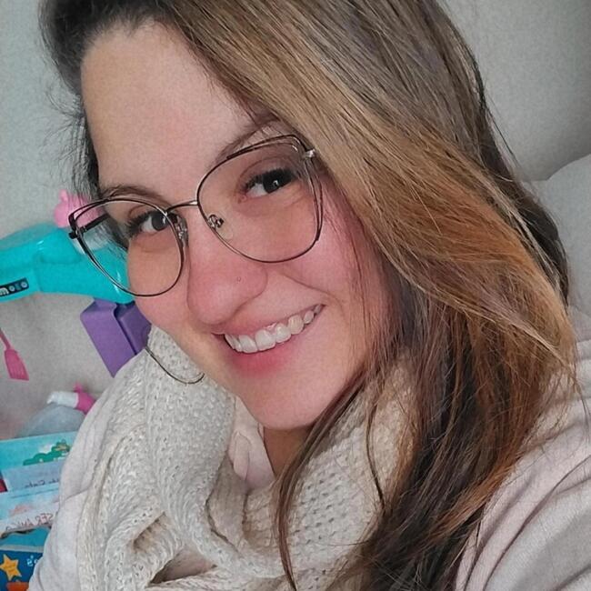 Babysitter in Porto Alegre: Kendra