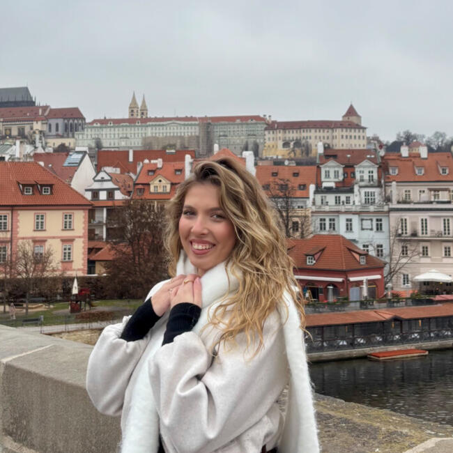 Babysitter in Vizela (Distrito de Braga): Joice