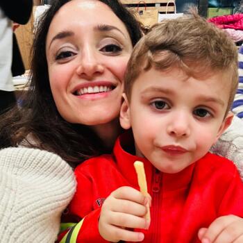 Δουλειά για babysitter στην περιοχή Νάπολη: δουλειά φύλαξης παιδιών Raffaela