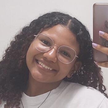 Babysitter Vitória: Hyara