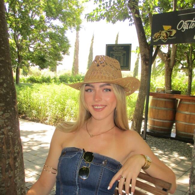 Babysitter in Randburg: Kate