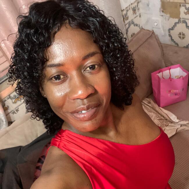 Babysitter in Redinha: Divalda