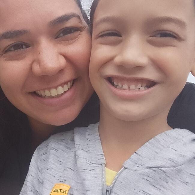 Emprego de babá em São Vicente: Larissa