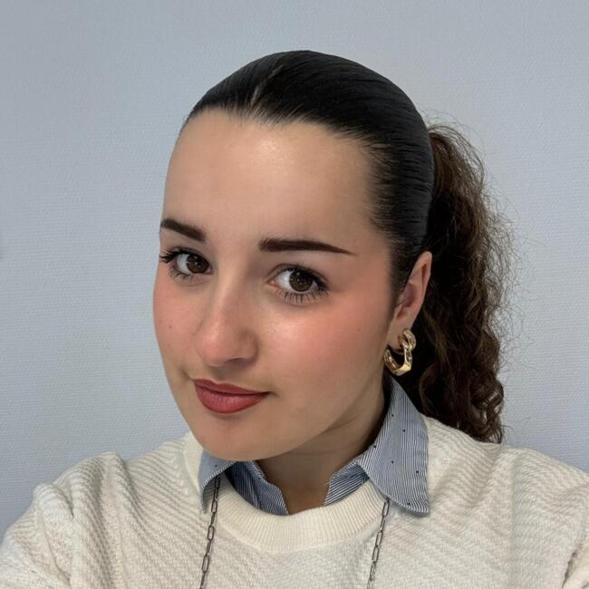 Babysitter in Rouen: Justine