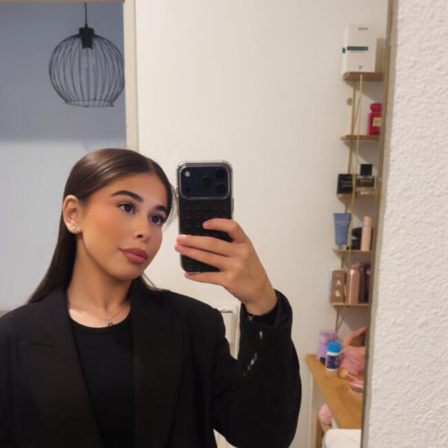 Babysitter in Marseille: Chaima