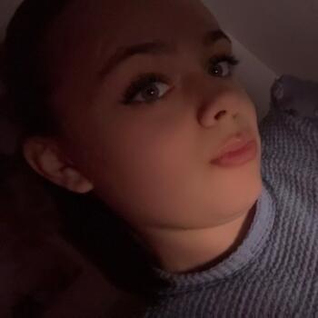 Babysitter in Bâgé-le-Châtel: Chloe
