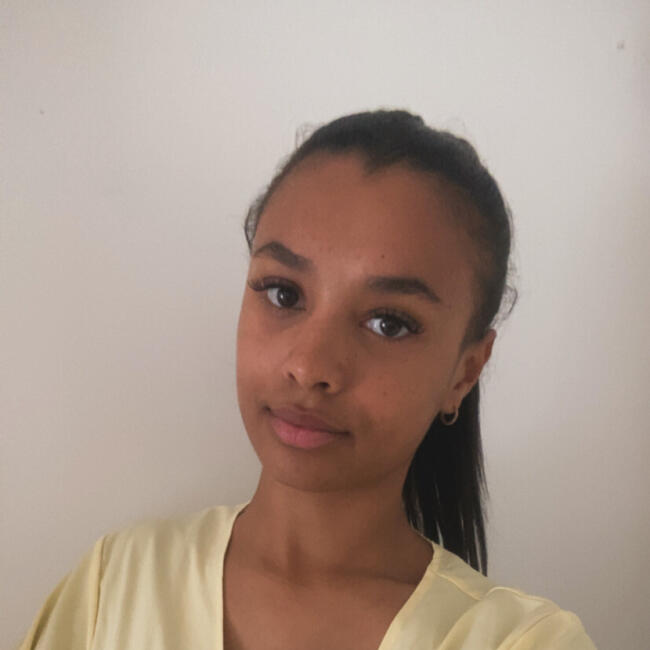 Babysitter in Saint-Jean-d'Illac: Maïssa