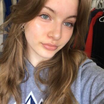 Babysitter in St. Albert: Bari