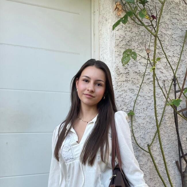 Babysitter in Gallargues-le-Montueux: Orane