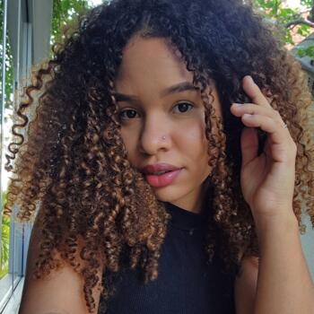 Babysitter in Petrolina: Alanna