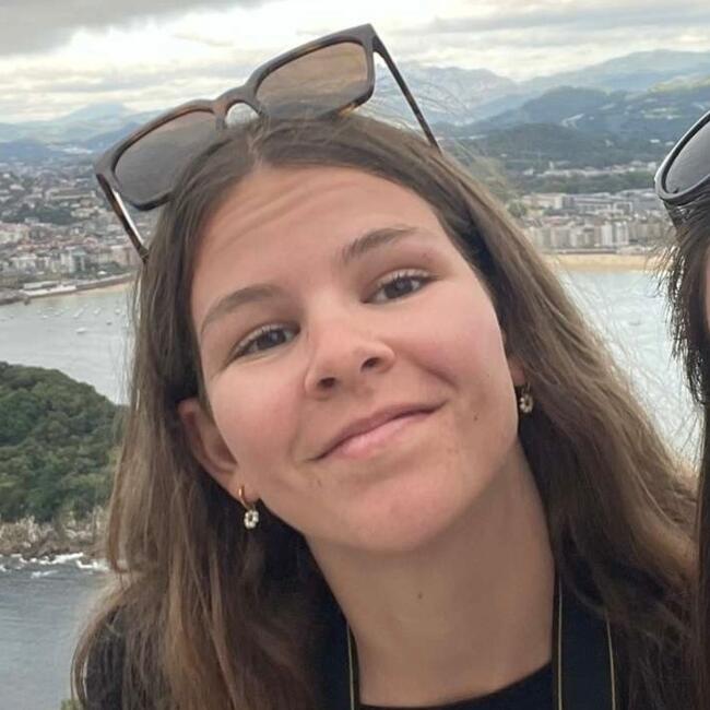 Babysitter in Saint-Brieuc: Hortense