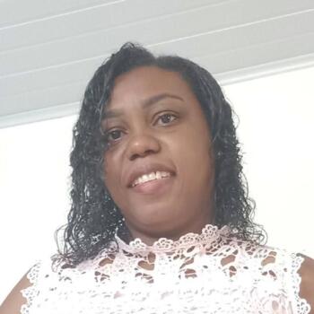 Babysitter in Niterói: Rosinéa