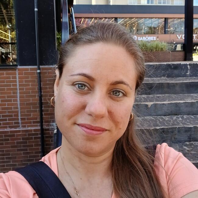 Babysitter in Curitiba: Elizabeth