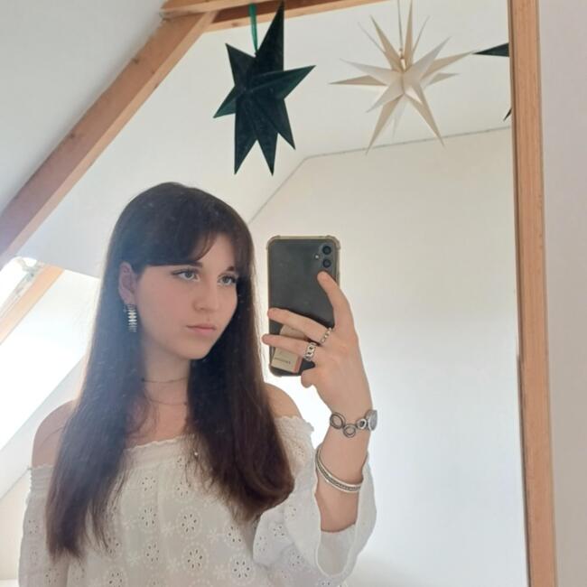 Babysitter in Rennes: Louise