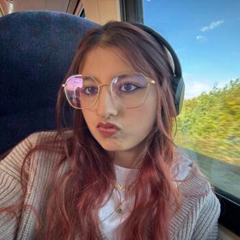 Babysitter in Manchester: Alvina