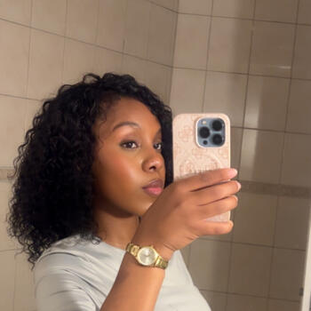 Babysitter in Villeneuve-Saint-Georges: Sourayda