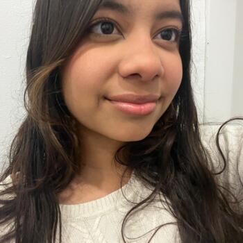 Babysitter in Parla: Hillary Isabel